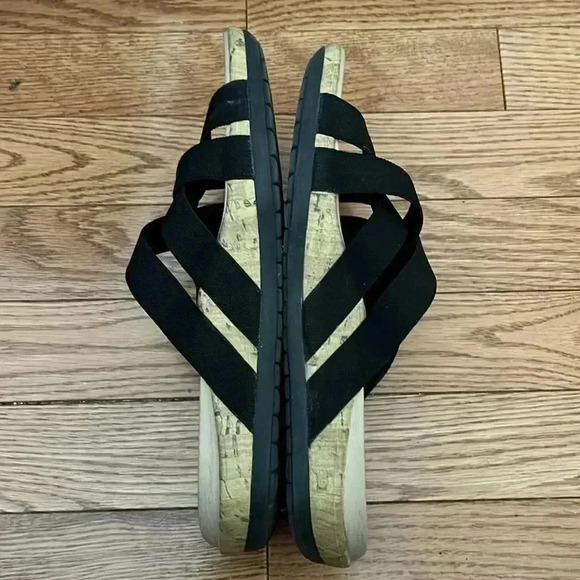 [W7] Crocs  Slipper Sandals Eddie Strappy Stretch - Picture 2 of 5